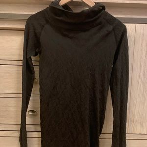 Lululemon - textured thick long sleeve